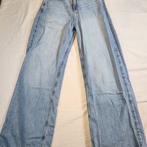 Hollister Women's Ultra High-Rise Baggy Wide-Leg Jeans Light Blue Denim Pockets